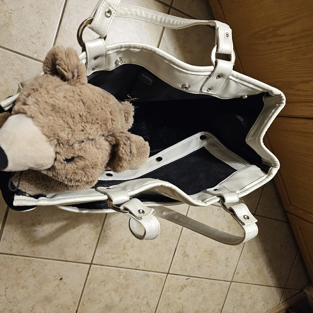 Petote large dog carrier. Metallic cream color